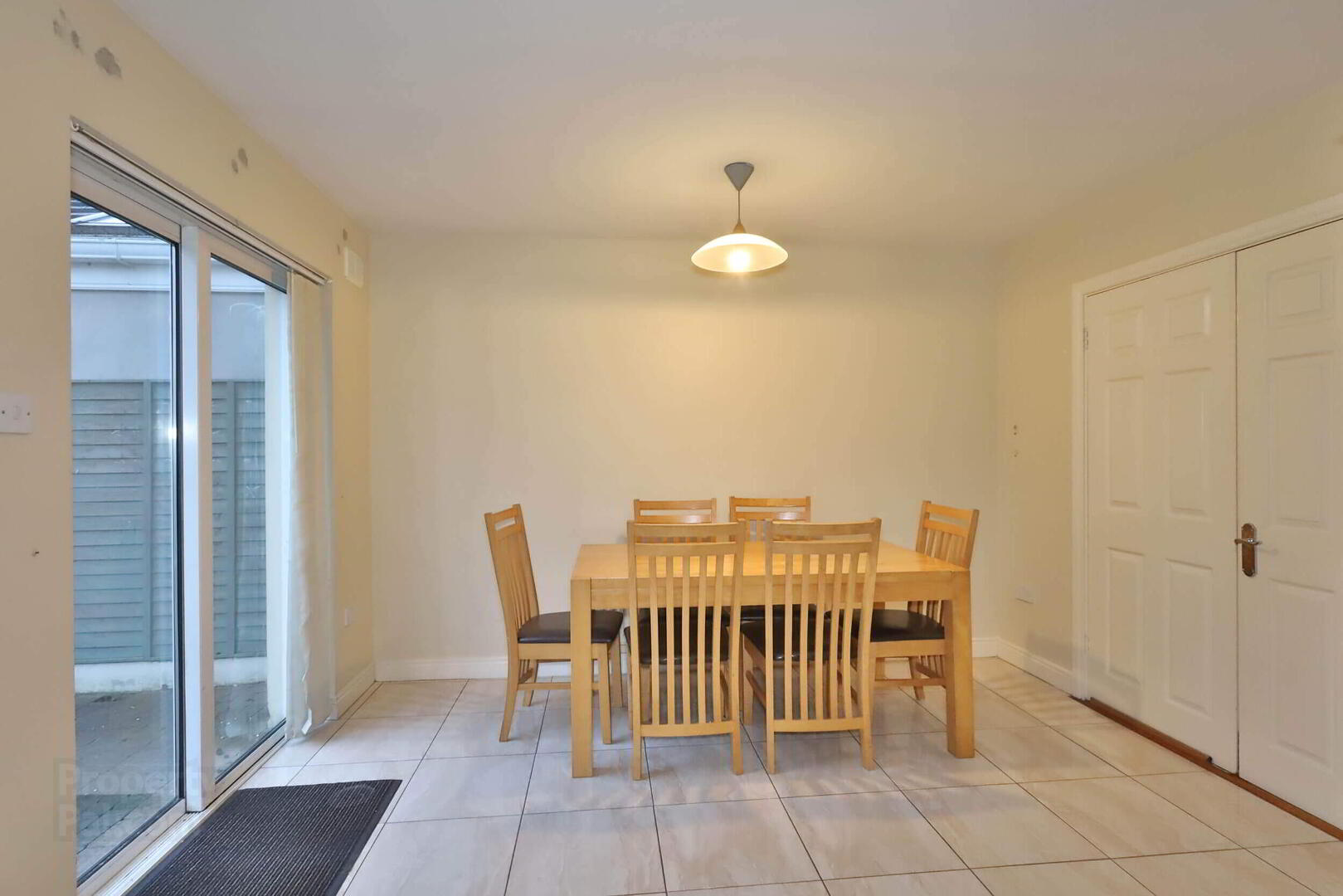 20 Oak Vale 8 of 16
