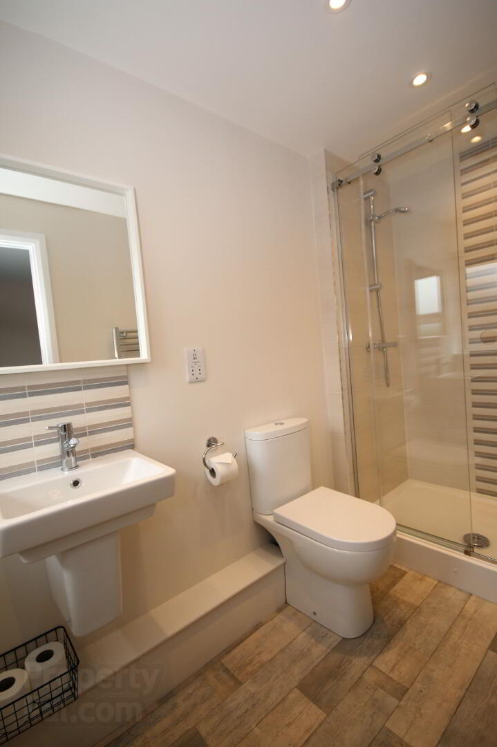 Short Term City Centre/Titanic Apartment, Bridge End 9 of 13
