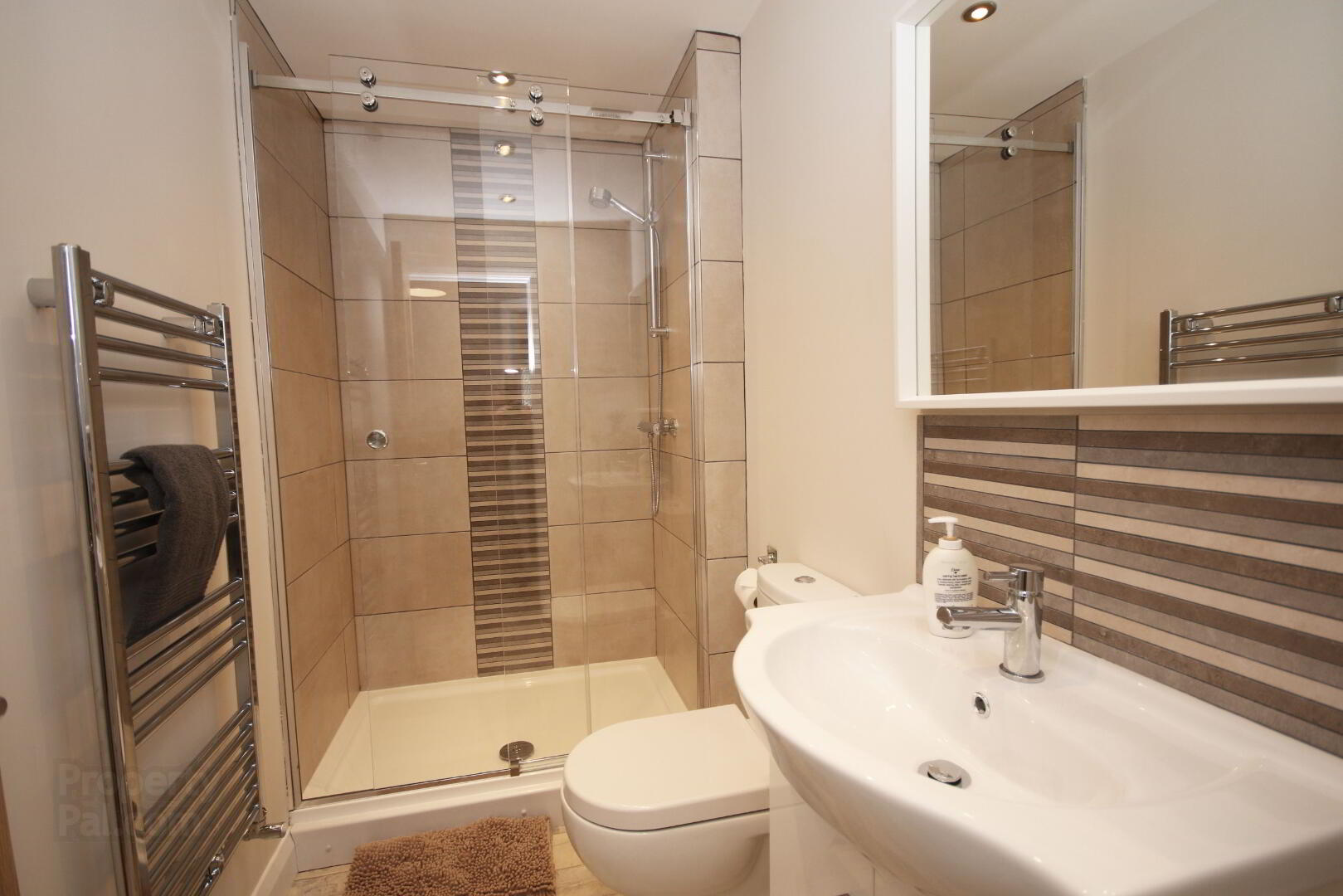 Short Term City Centre/Titanic Apartment, Bridge End 10 of 13