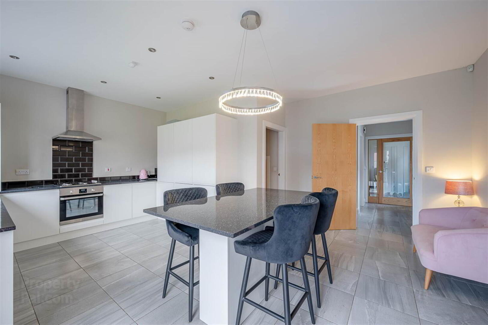 10 Millreagh Close 12 of 28
