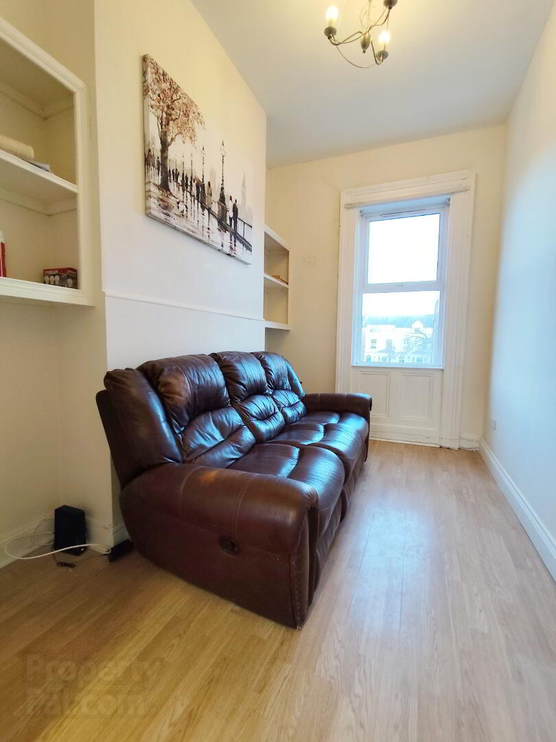 One Double Bedroom Available, 5 Magdala Street