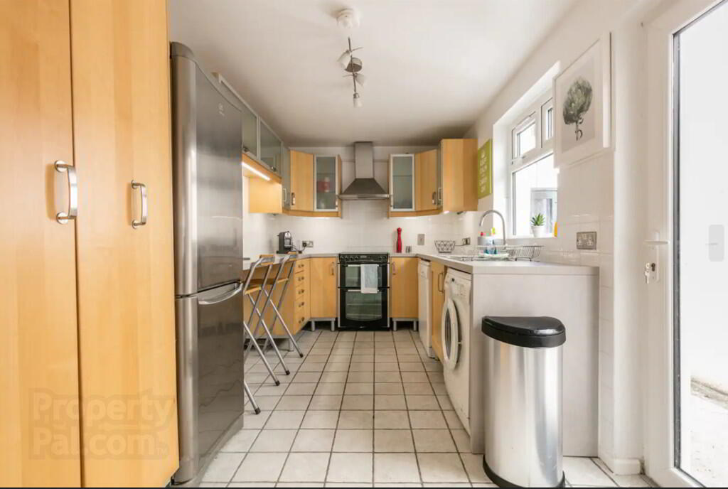 33 Belmont Avenue West 5 of 10