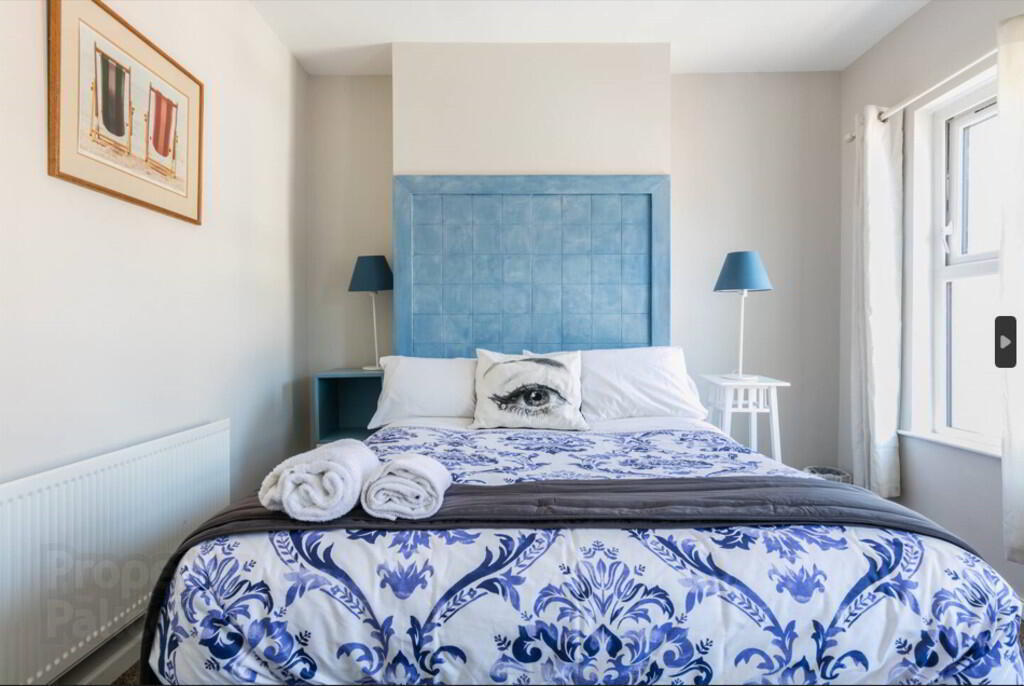33 Belmont Avenue West 6 of 10