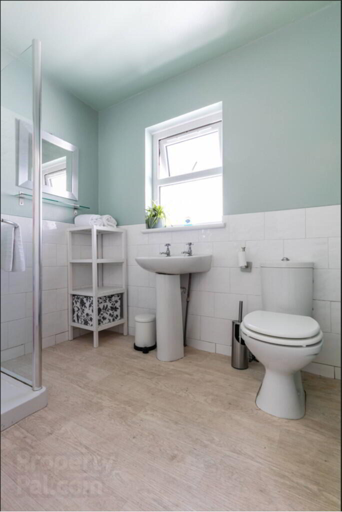 33 Belmont Avenue West 9 of 10