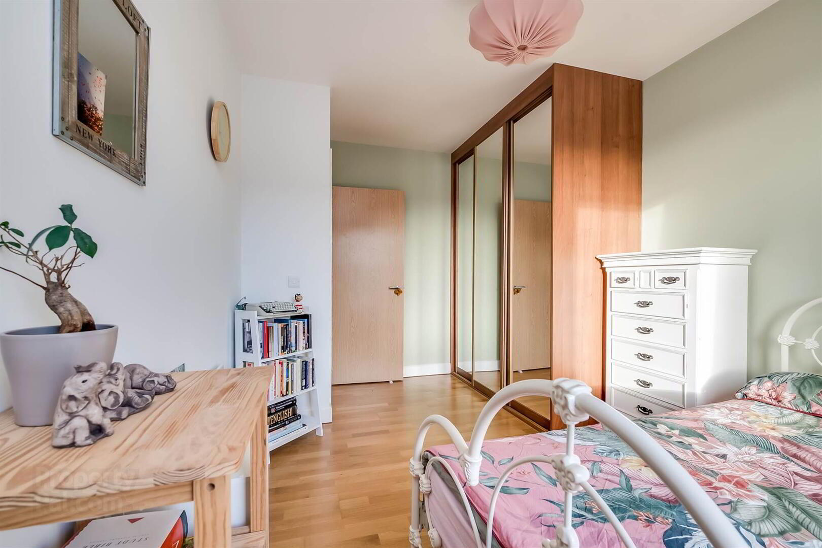 Apt 23 The Stern Building, 37 Annadale Embankment 17 of 22