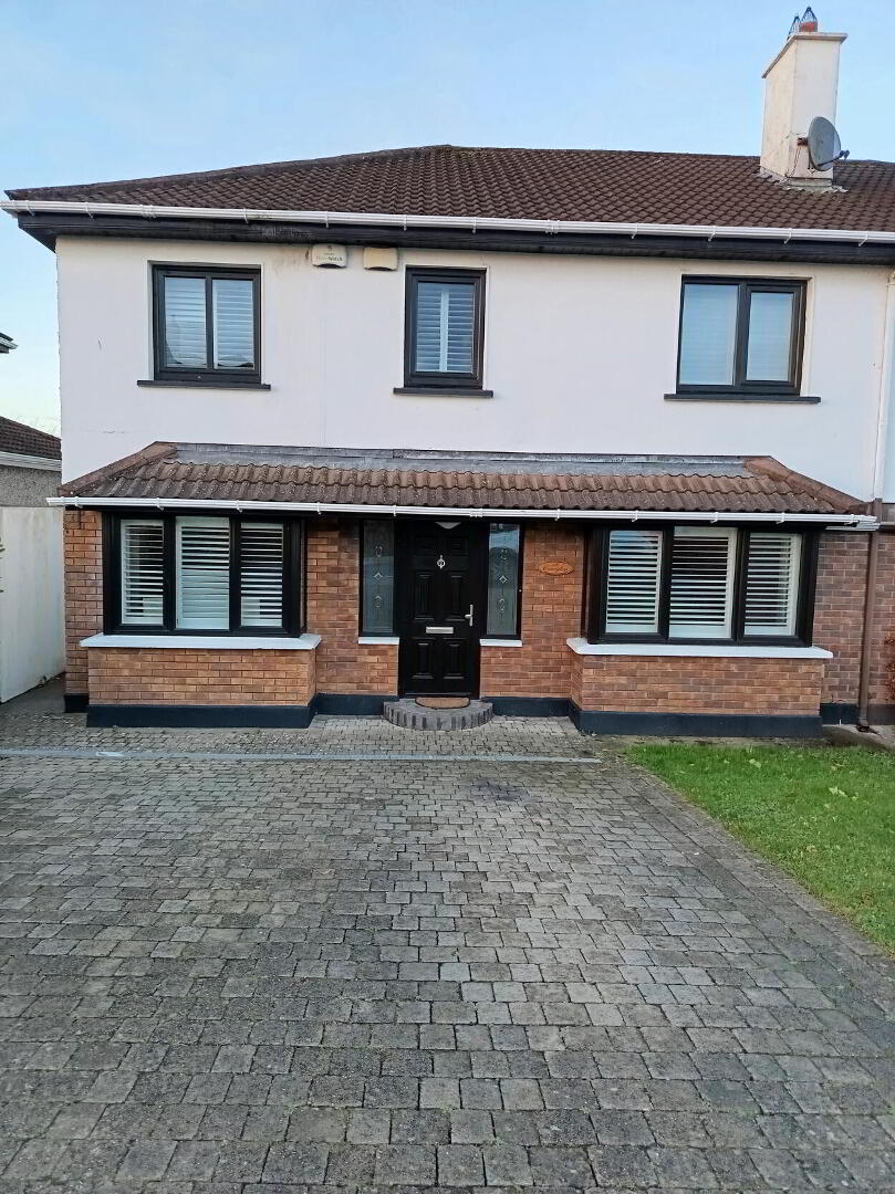 Cnocglass, 15 Russell Close