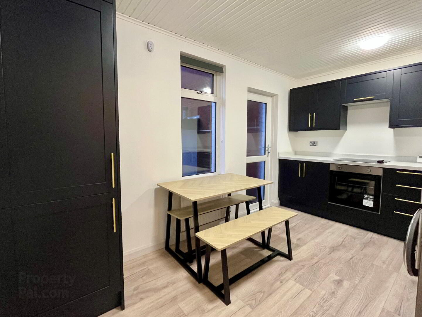 35 Ebor Drive 8 of 17
