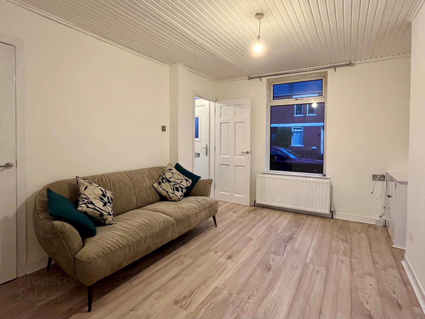 35 Ebor Drive 4 of 17