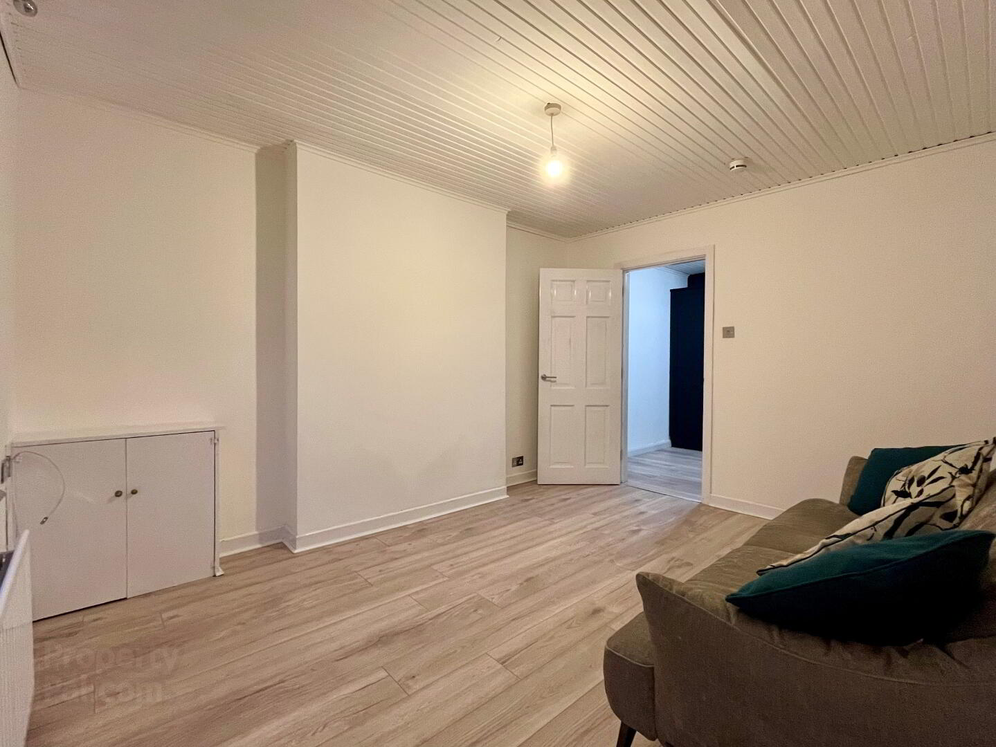 35 Ebor Drive 5 of 17