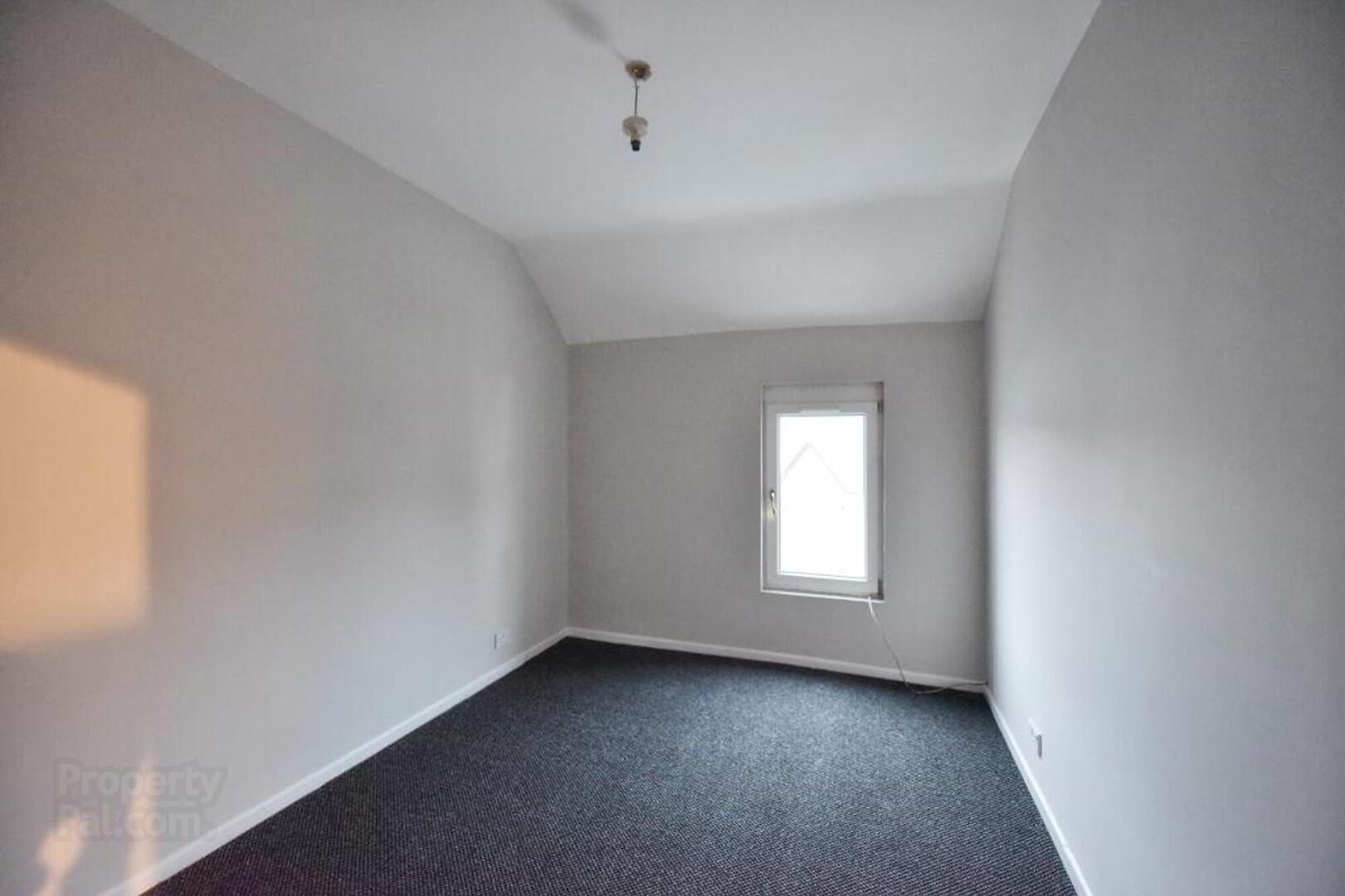 Flat 2, 48 Southwell Road 3 of 6