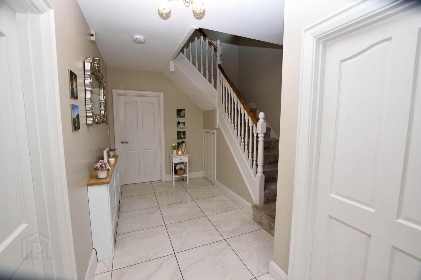 54 Daisyhill Manor 4 of 14