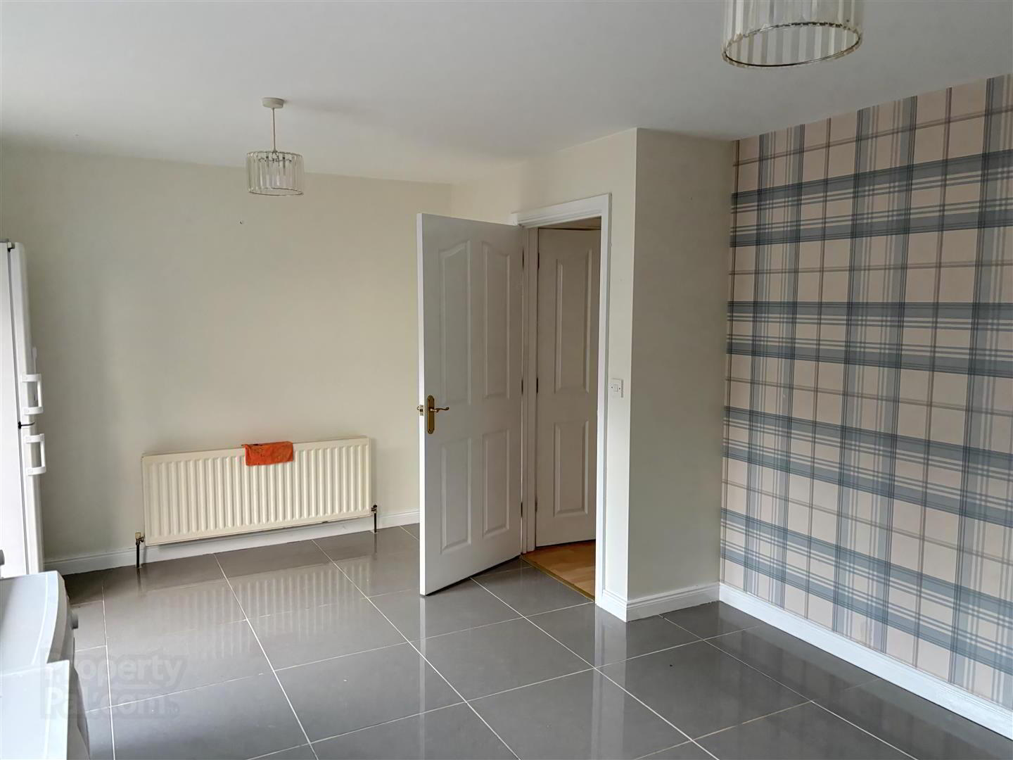 50 Drummond Manor 4 of 12