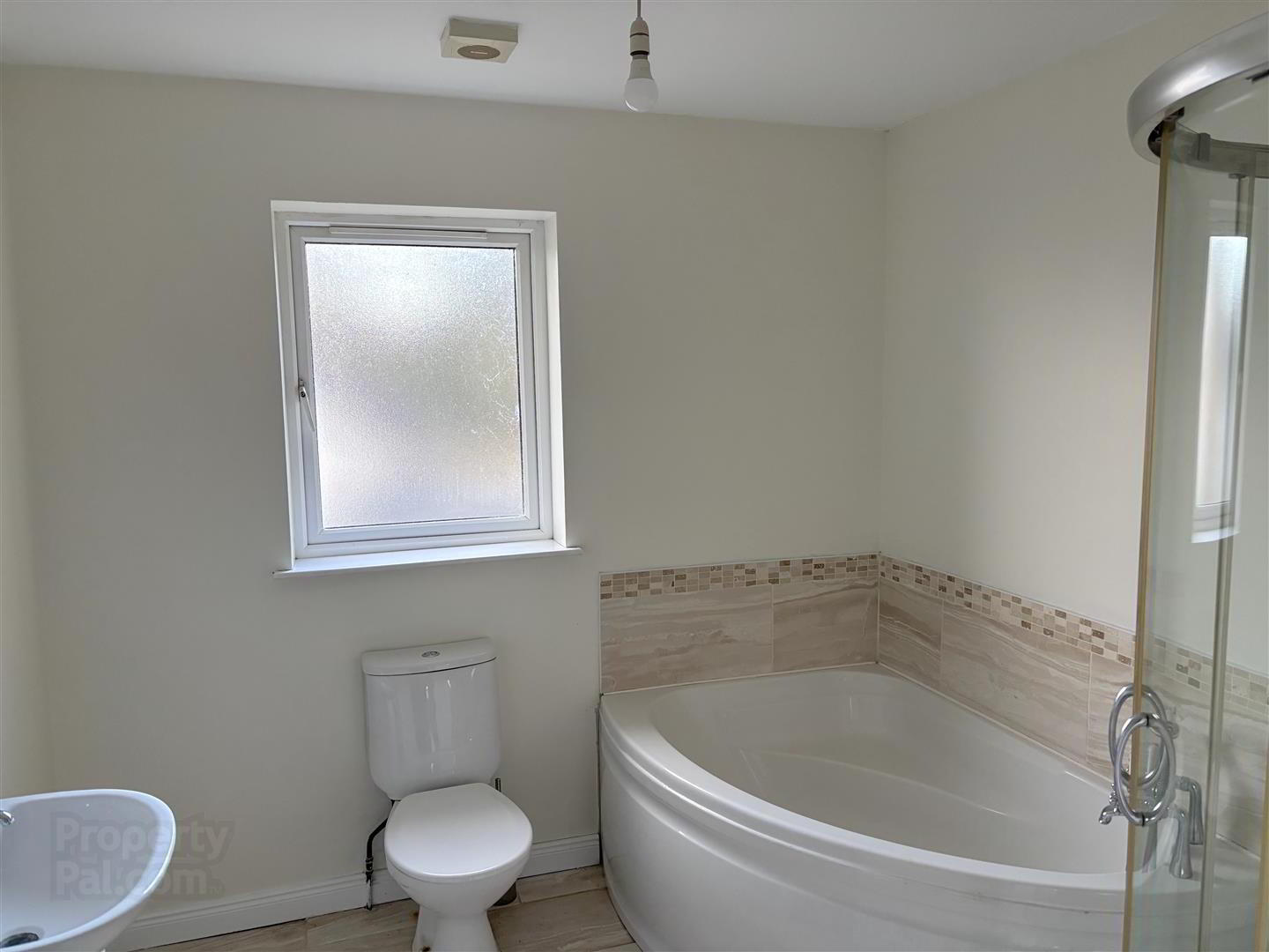 50 Drummond Manor 8 of 12