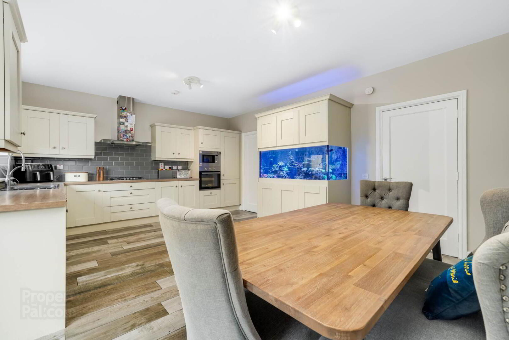 33 Dunville Way 9 of 31