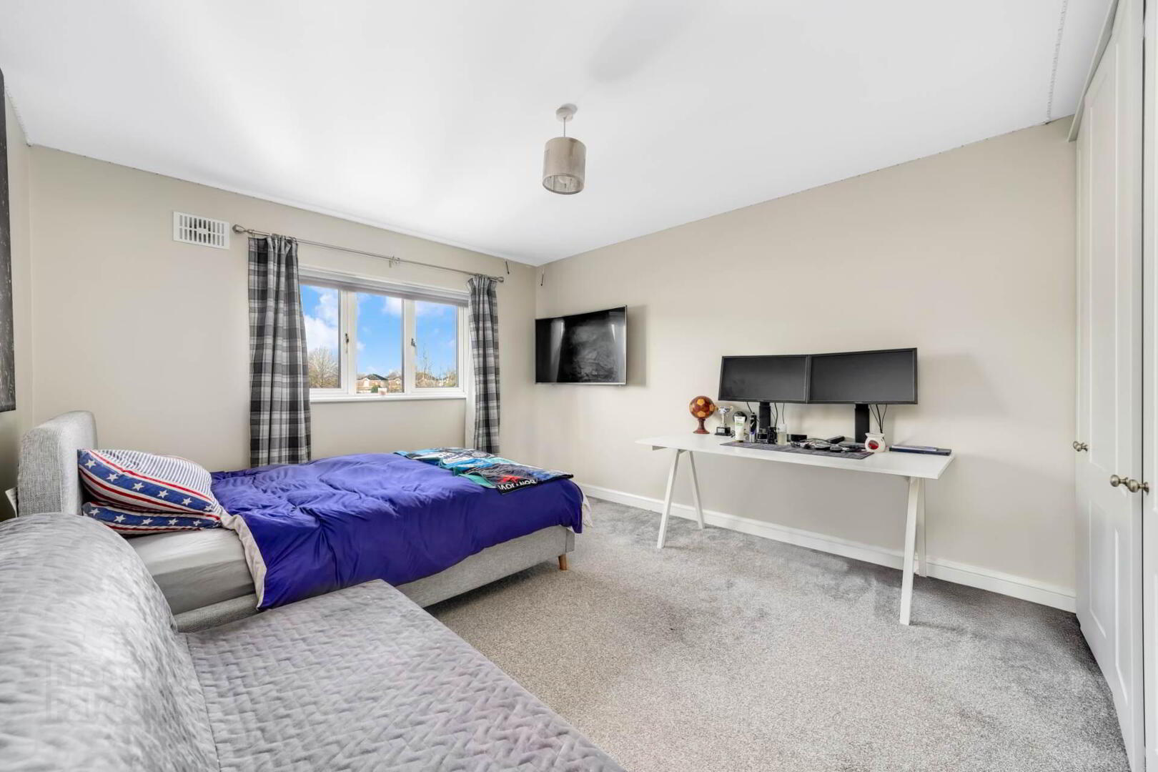 33 Dunville Way 23 of 31