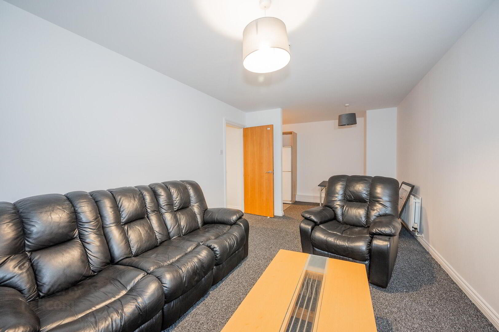 Apt 26 Bass Buildings, 38 Alfred Street 6 of 12