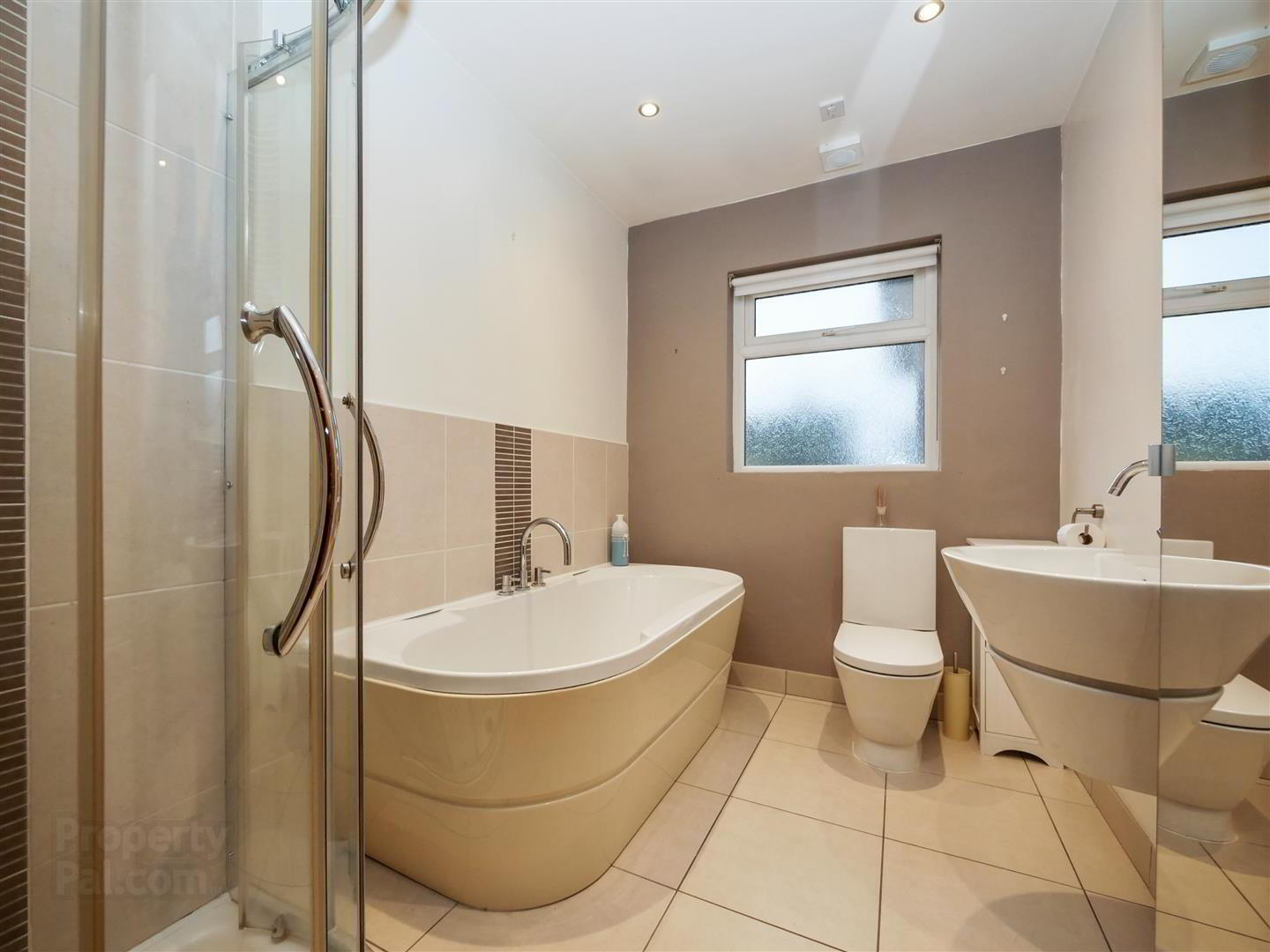 17 Manse Road 13 of 20