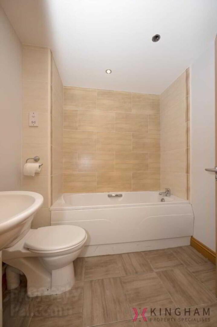 2 Silverwood Court 8 of 19