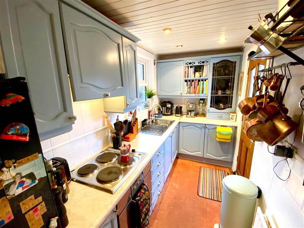 7 Mayfair Avenue 8 of 15