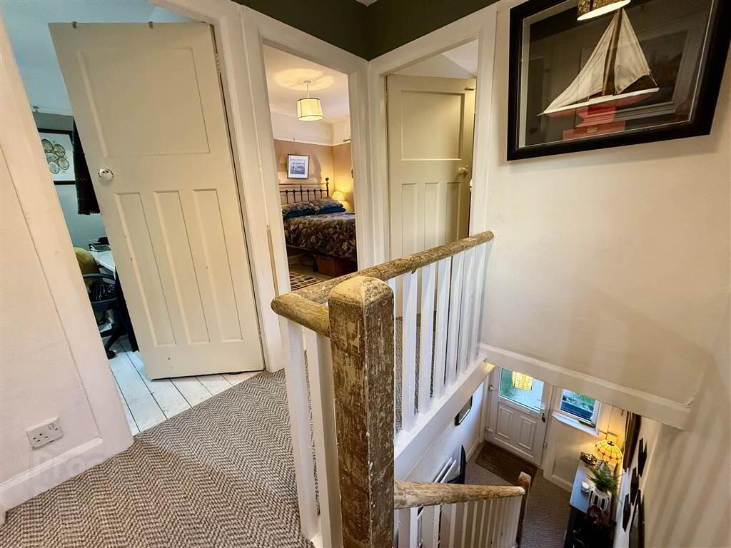 7 Mayfair Avenue 10 of 15