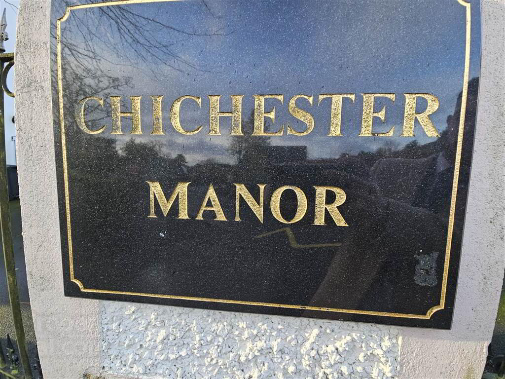 Apt 7, 2 Chichester Manor