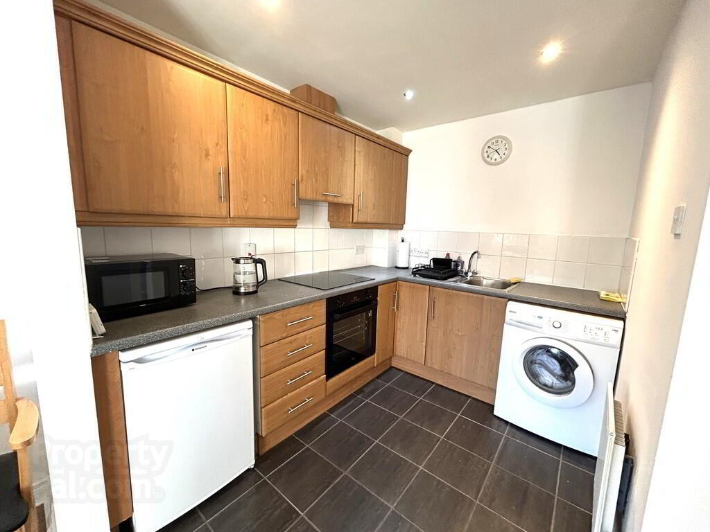 Apt 4 Lesley Mews, 19 Church View 4 of 11