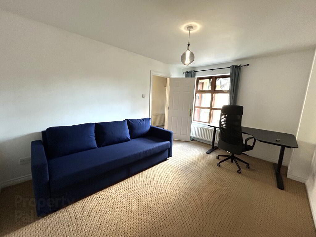 Apt 4 Lesley Mews, 19 Church View 6 of 11