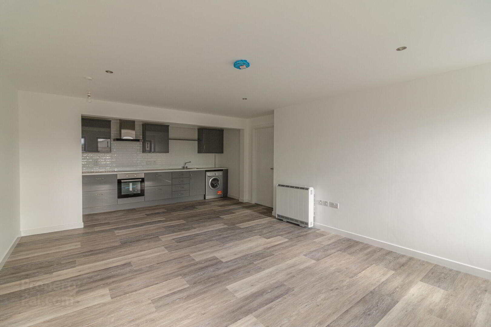 Apartment, 3 High Street 6 of 10