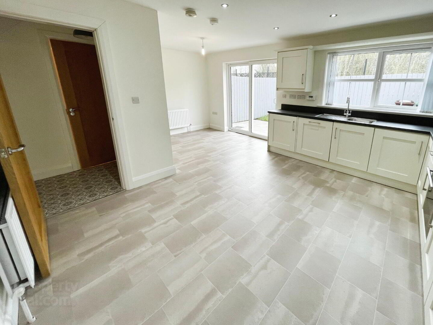 10 Limetree Court 4 of 17