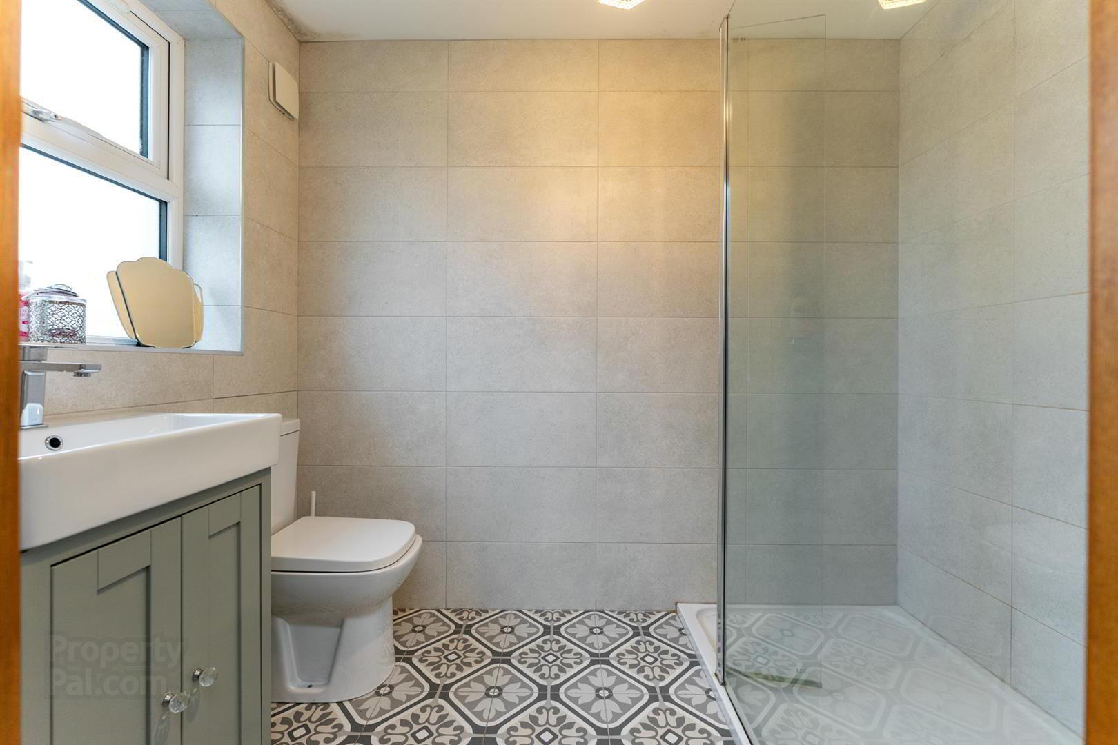 11b Ross Lane 18 of 26