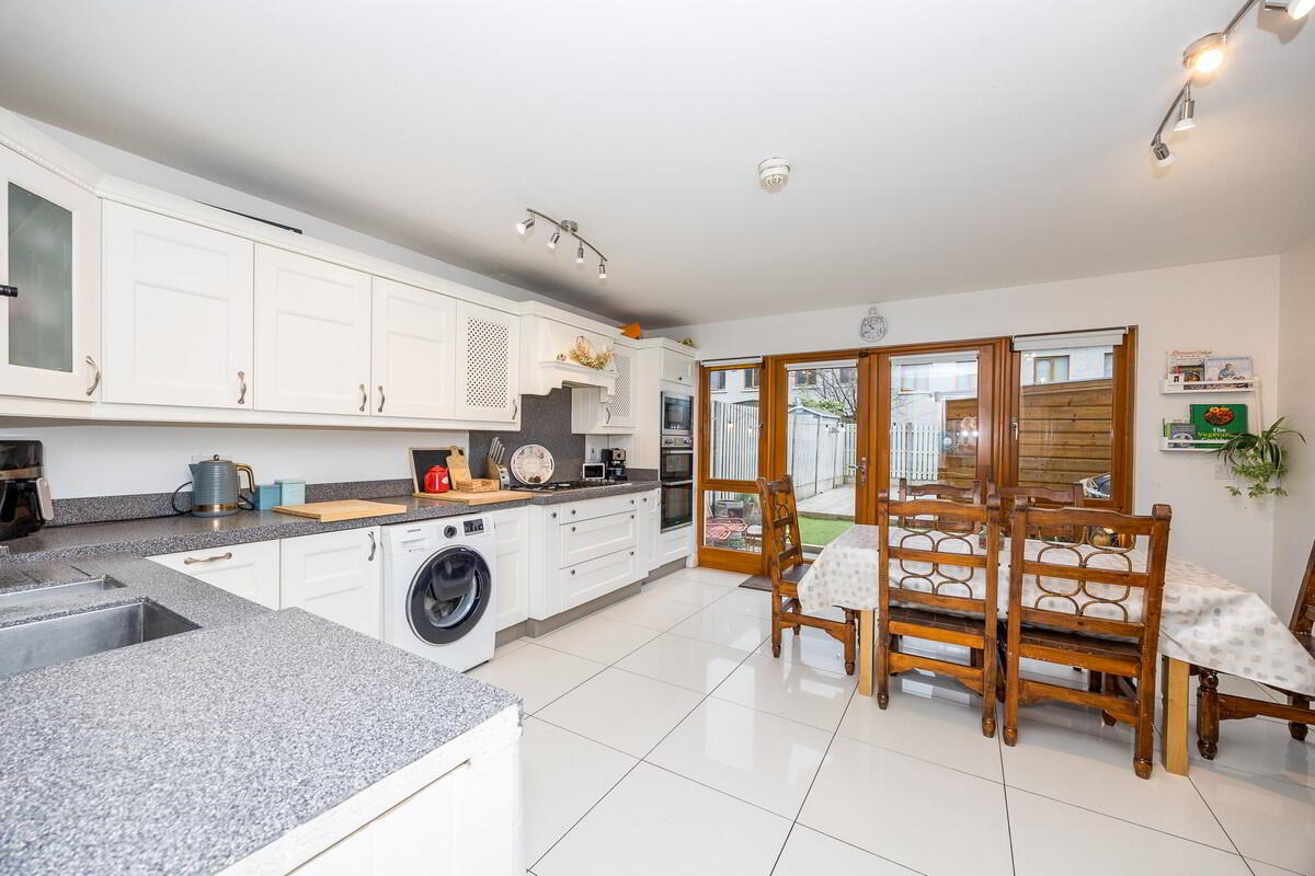 9 Millbourne Crescent 4 of 23