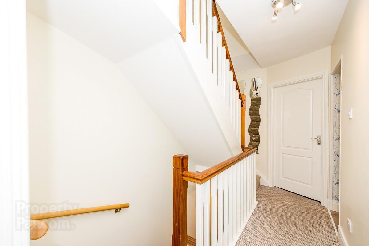 9 Millbourne Crescent 14 of 23