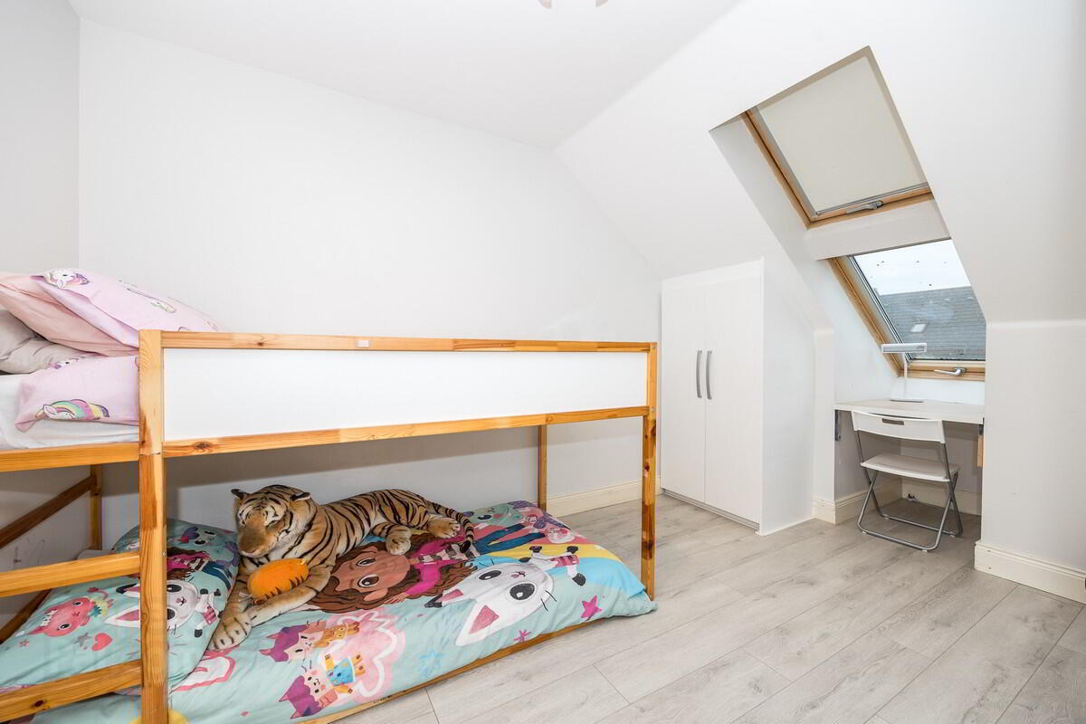 9 Millbourne Crescent 17 of 23