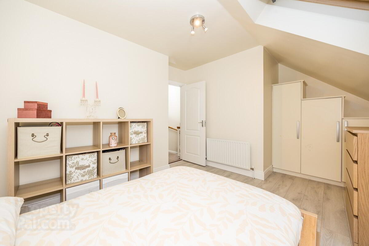 9 Millbourne Crescent 16 of 23
