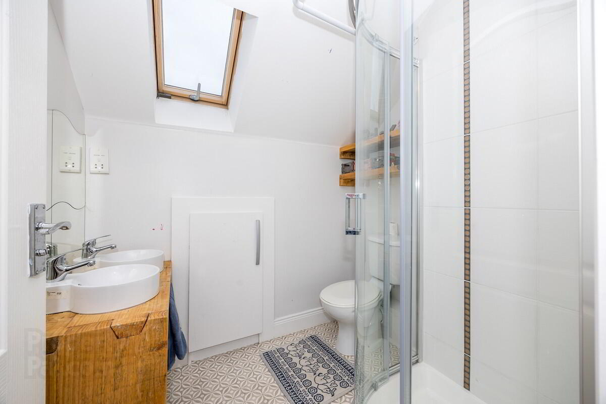 9 Millbourne Crescent 18 of 23