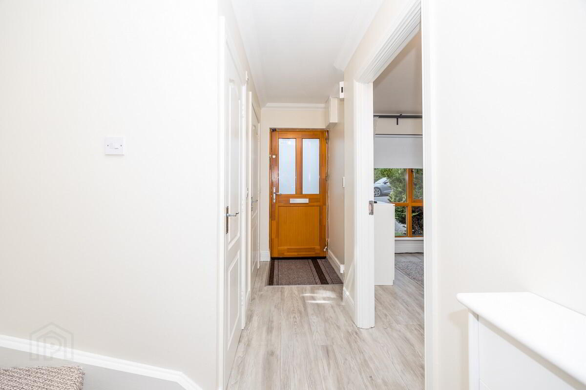 9 Millbourne Crescent 3 of 23