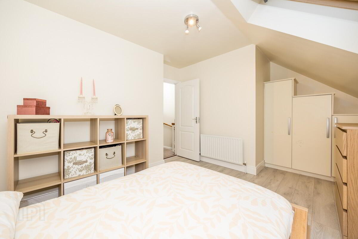 9 Millbourne Crescent 16 of 23