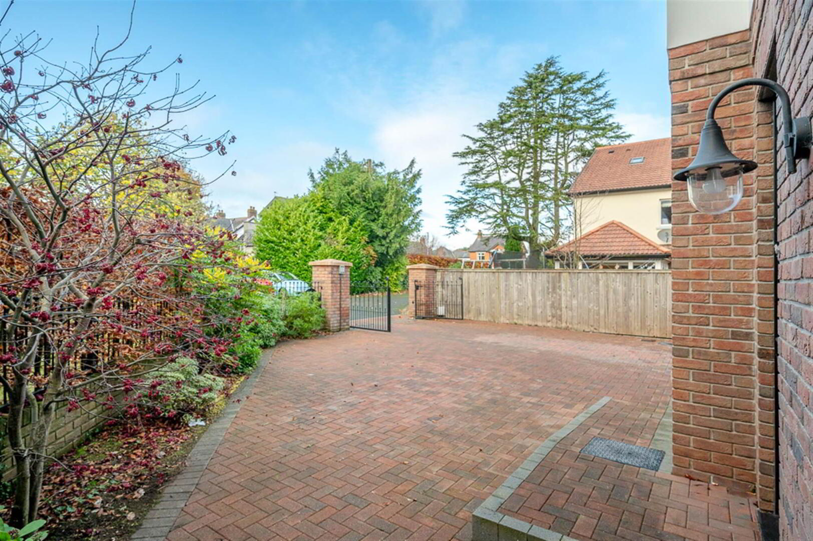 137 Shandon Park 35 of 41