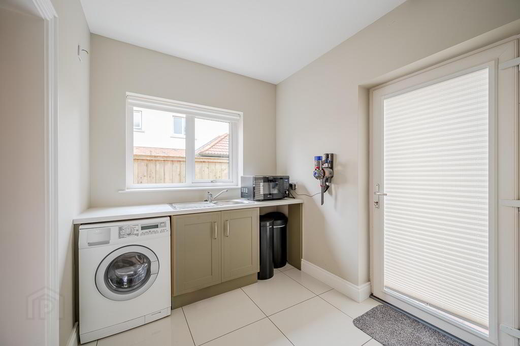 137 Shandon Park 13 of 41