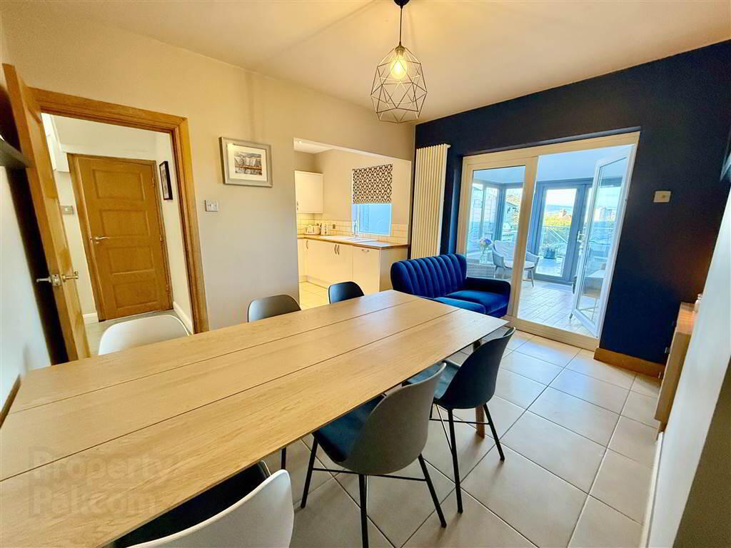 4 Rochester Road 7 of 20