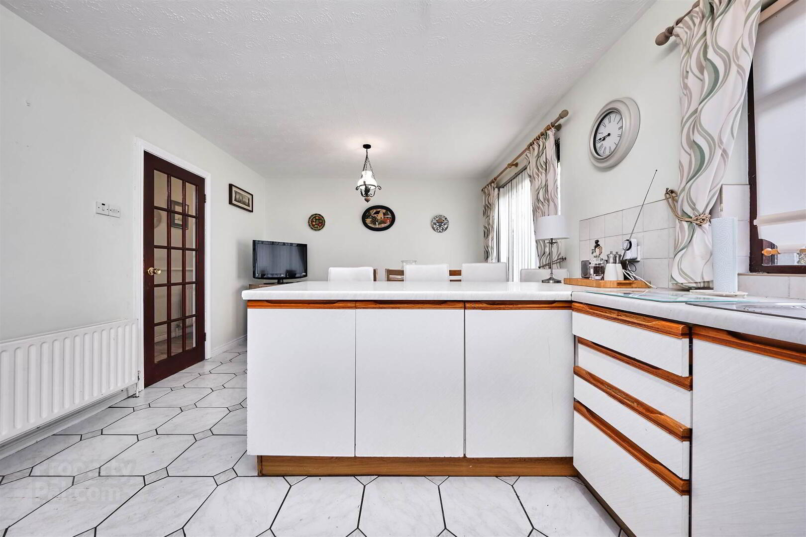 36 Girona Avenue 9 of 21
