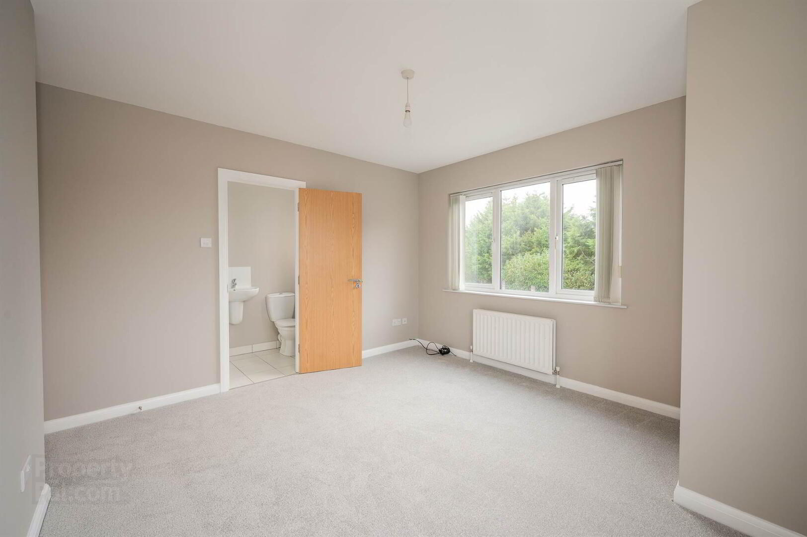 2a Cotswold Drive 10 of 16
