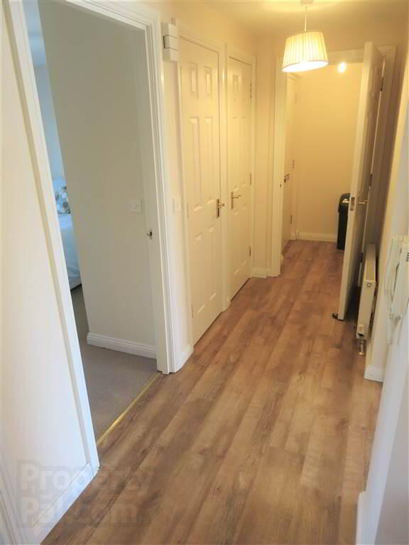 Apt 5, 13 St Annes Close