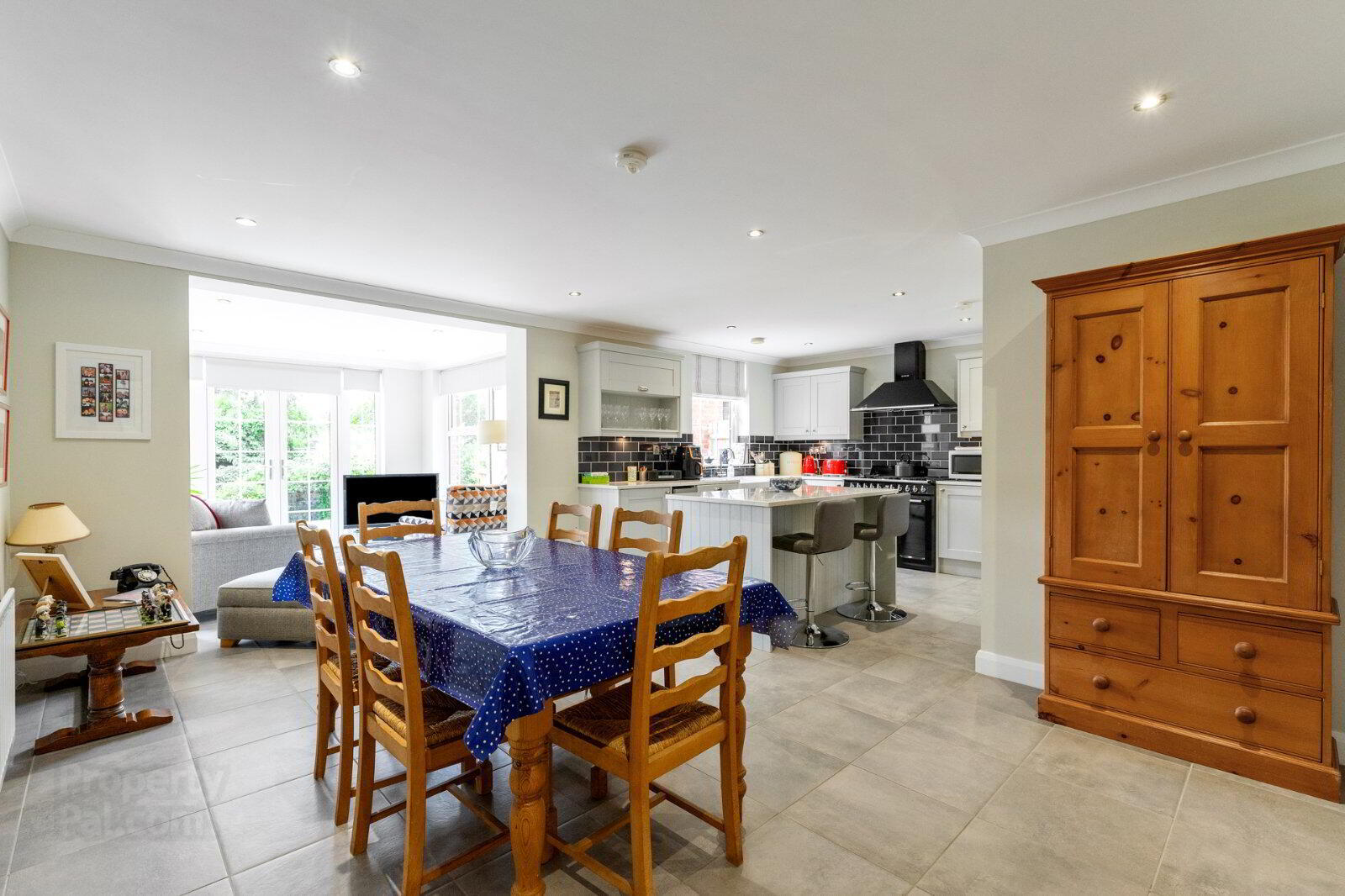 8 Prince Regent Park 12 of 33