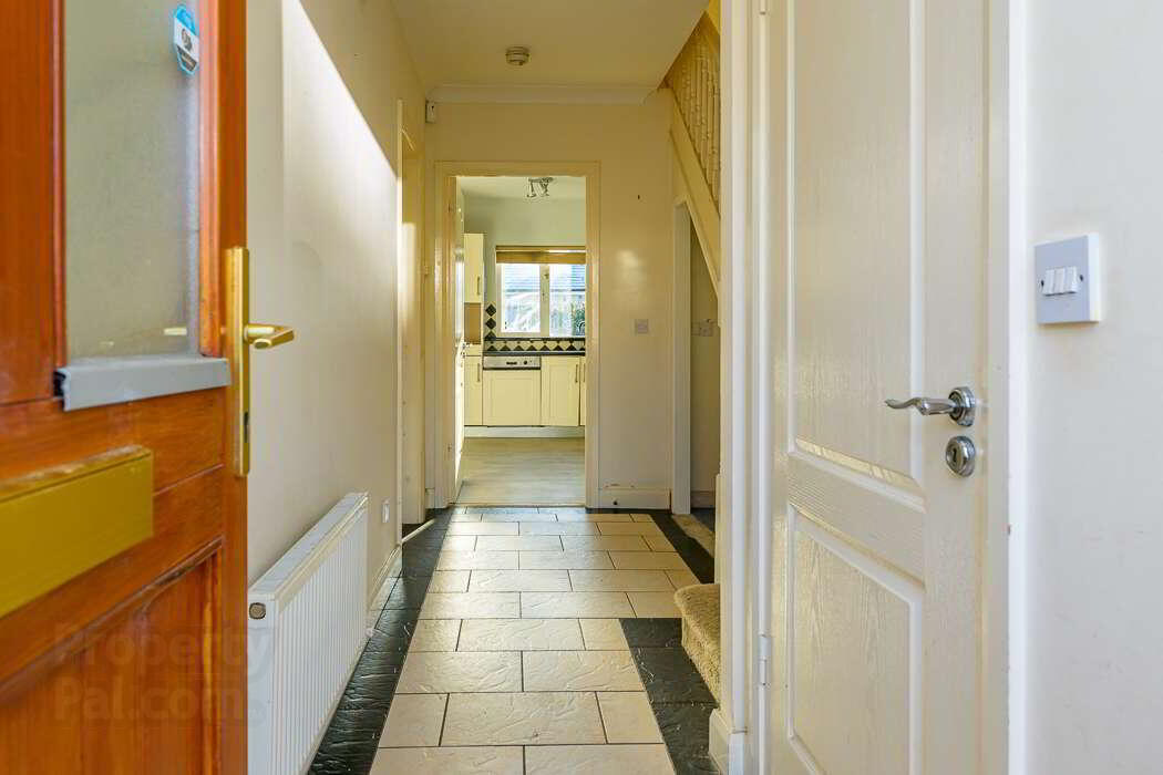 1 Ashewood Close 5 of 21