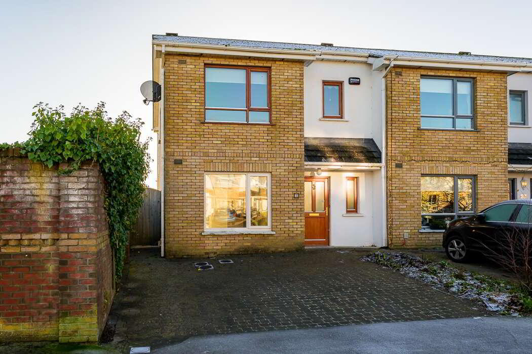 1 Ashewood Close 4 of 21