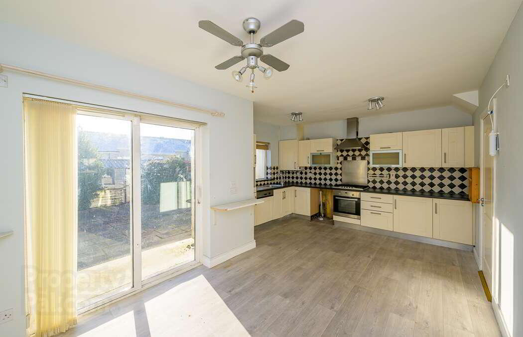 1 Ashewood Close 10 of 21