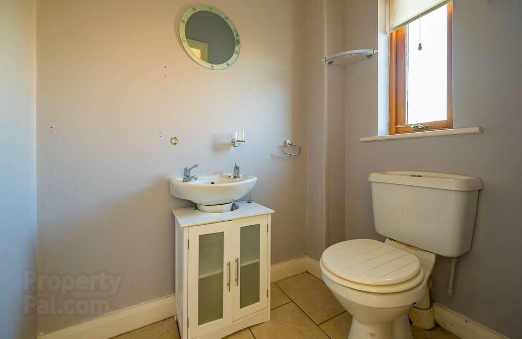 1 Ashewood Close 11 of 21