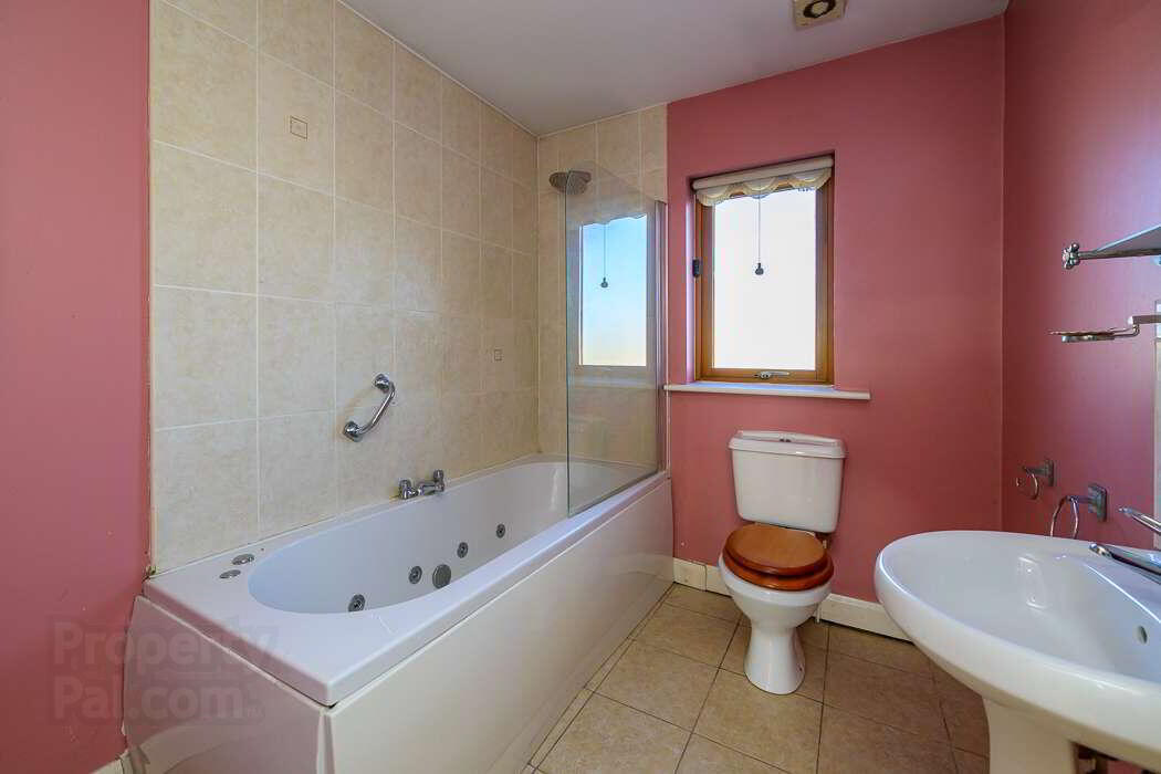1 Ashewood Close 16 of 21