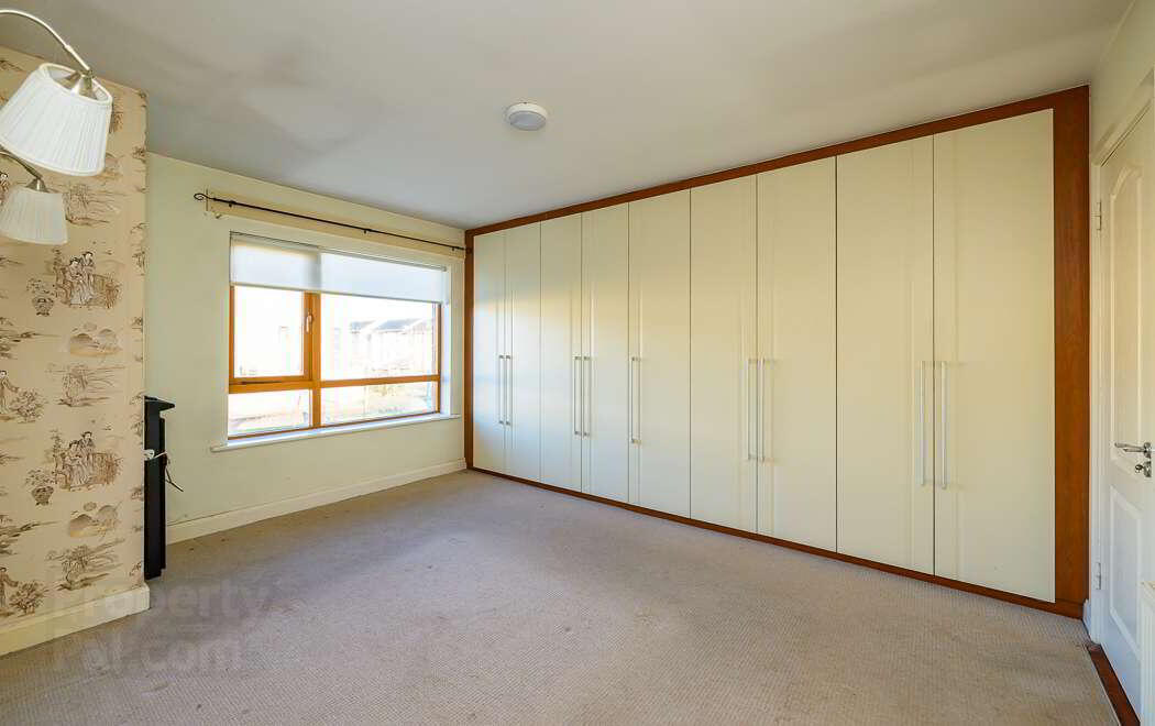 1 Ashewood Close 13 of 21